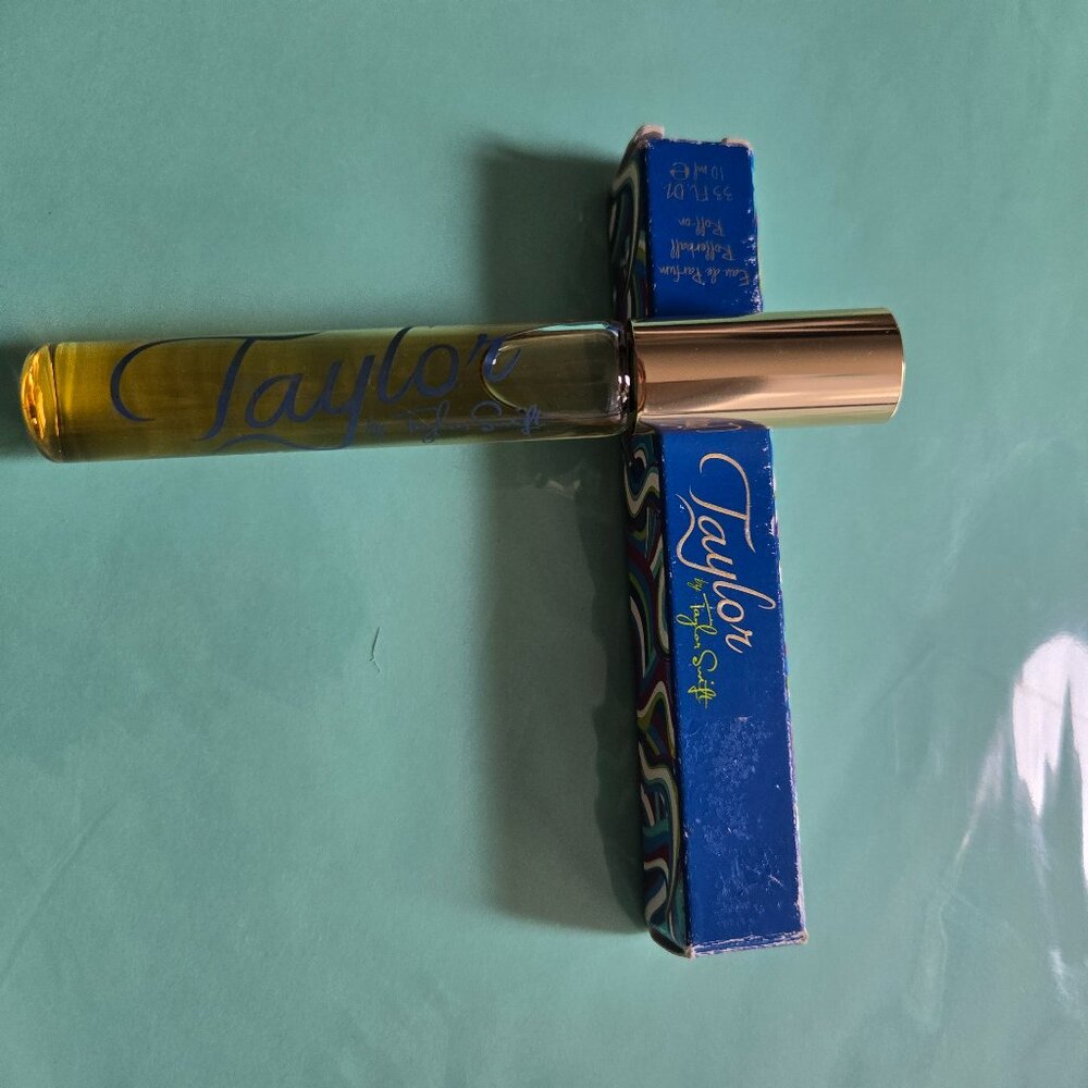 Taylor Swift Taylor perfume roller